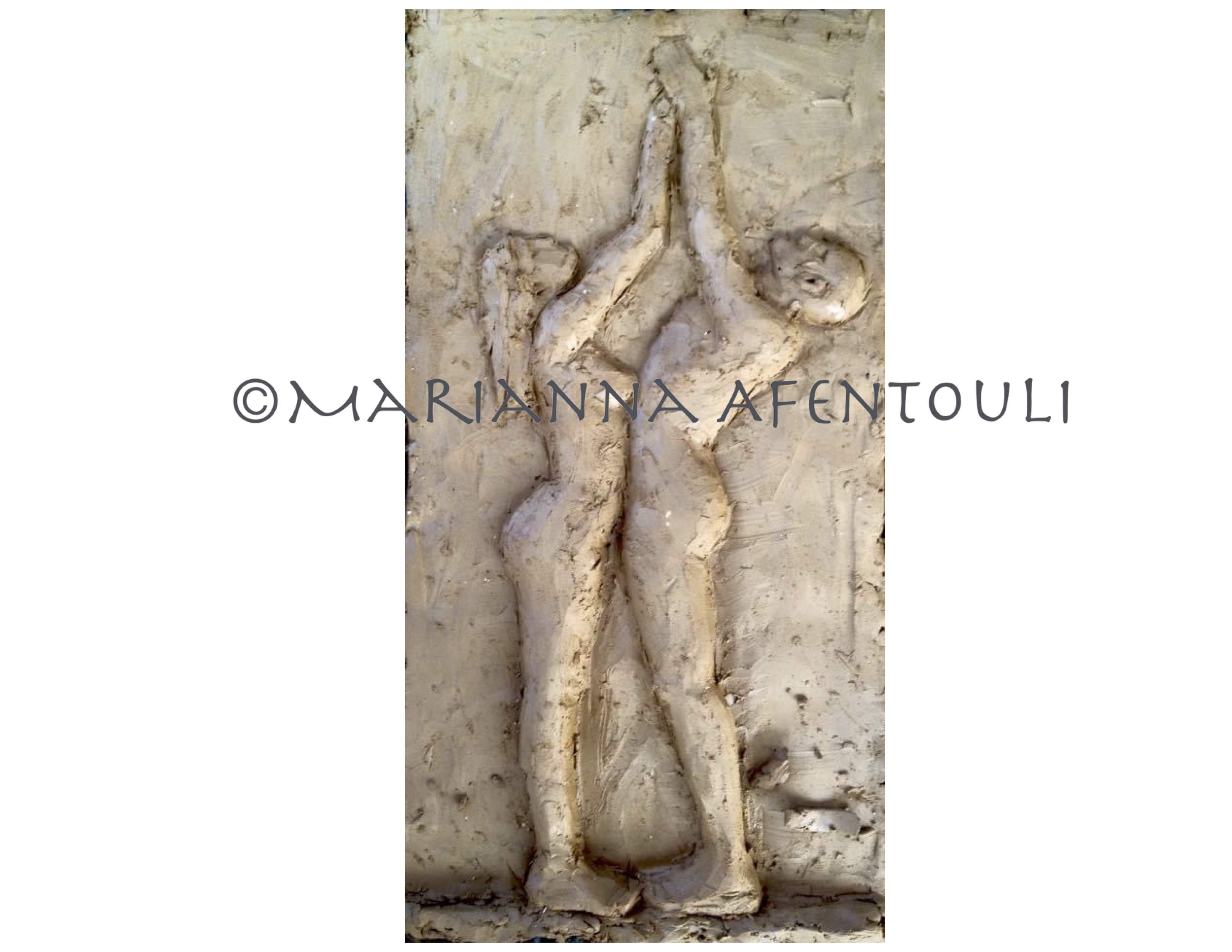 «Άνδρας και Γυναίκα» ανάγλυφο από πηλό της Μαριάννας Αφεντούλη
