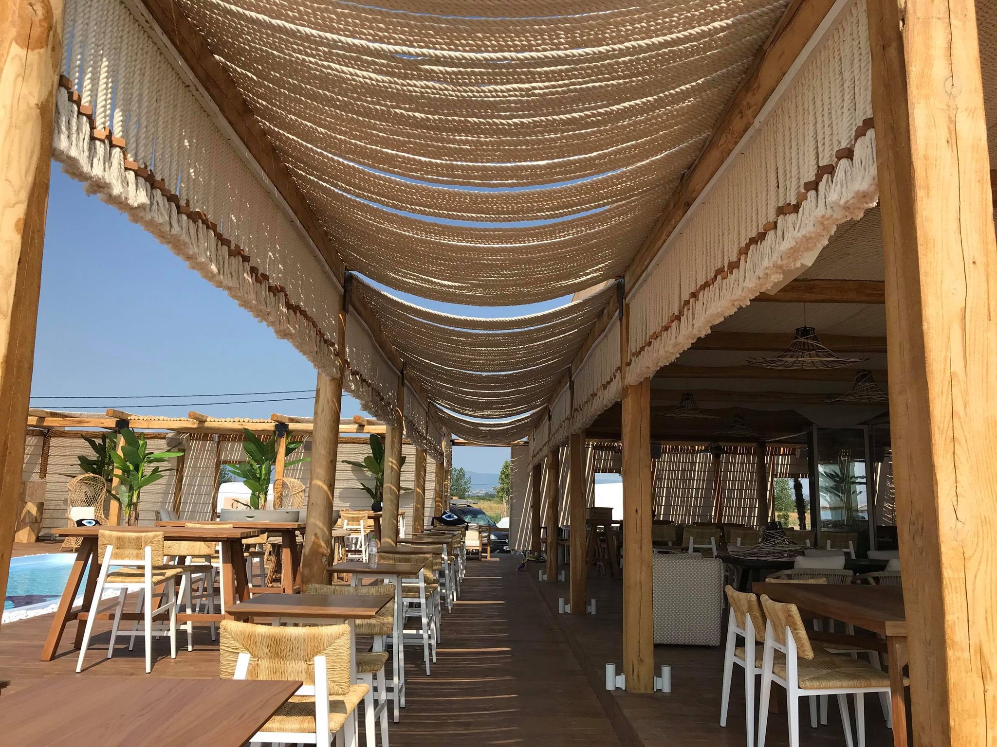 MANDALA Seaside Luxury, παραλία Κατερίνης, Pool area Πέργκολα και κουρτίνες από σχοινί gtrezos